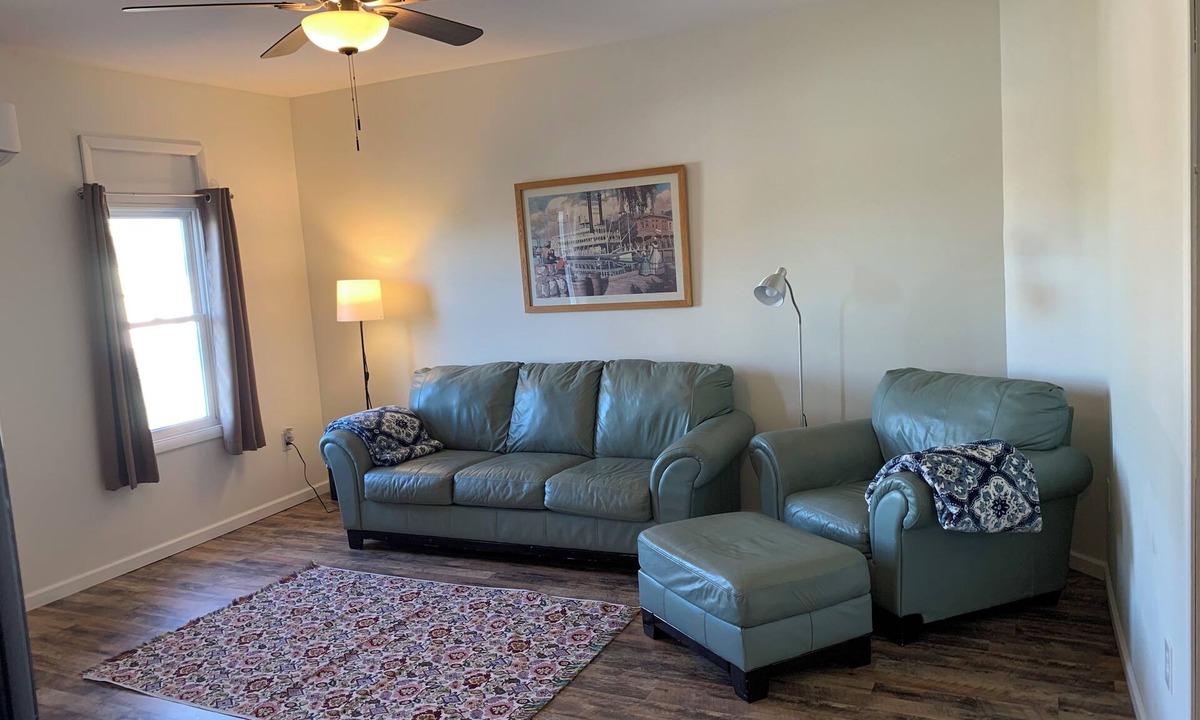 Hannibal Apartment | Three Bed, 1.5 Bath Apartment with Stocked Kitchen close to downtown Hannibal.