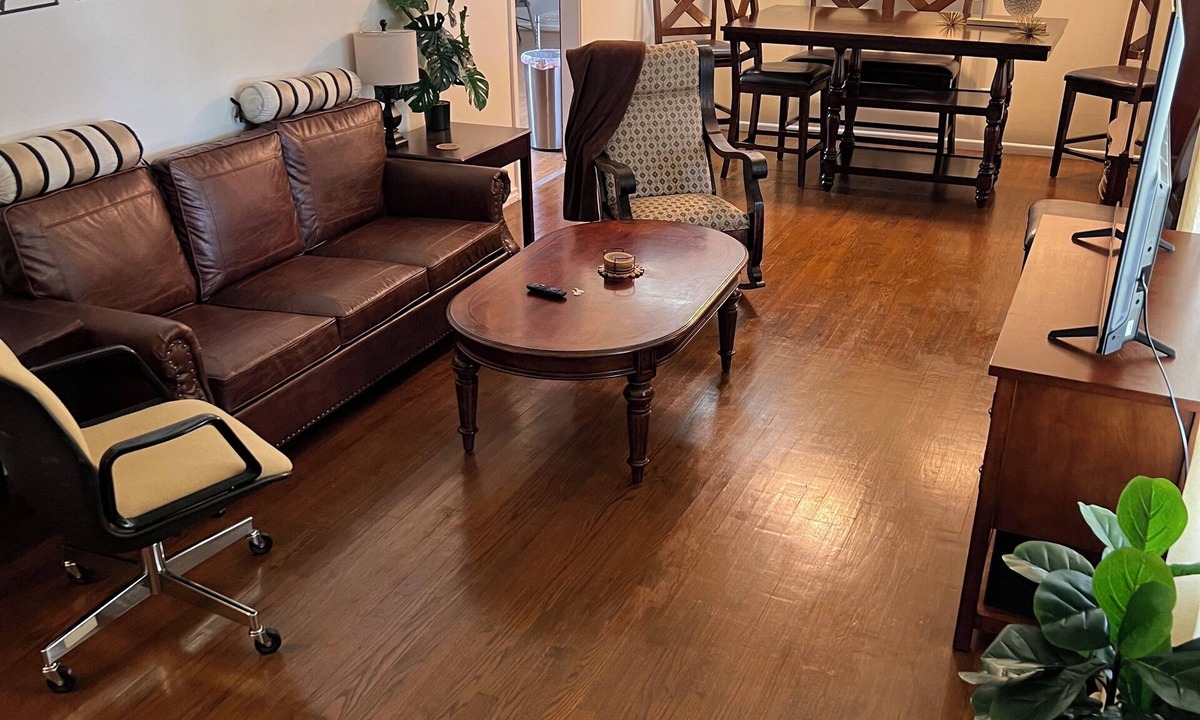 Richardson House | Time to Relax Charming 3-bedroom home in a quiet Richardson neighborhood.