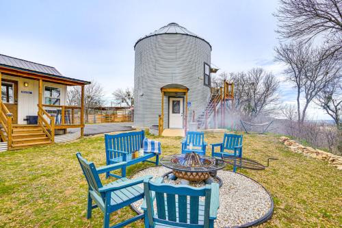 Dennis House | Tin De Blue Grainbury Silo and Cabins