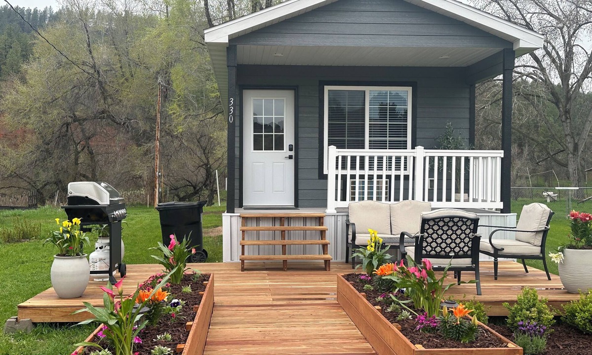 Hulett Cabin | Tiny Home Cabin with Wyoming Modern Frontier style in the town of Hulett