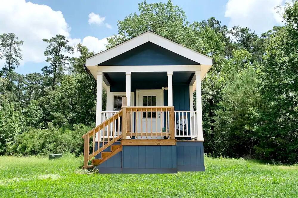 Willis Cabin | Tiny Home in Texas for Family Getaways near Houston