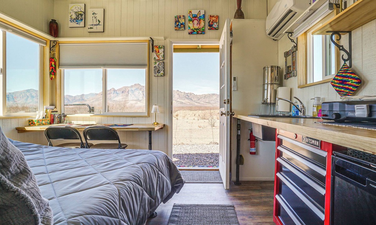 Rodeo Apartment | Tiny Town Cottages in Rodeo! 'Dog House'