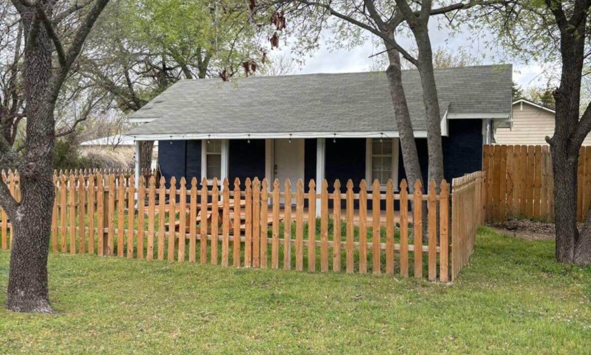 Cache House | Tranquil 2-bedroom house perfect for ft sill or Wichita mountain retreat