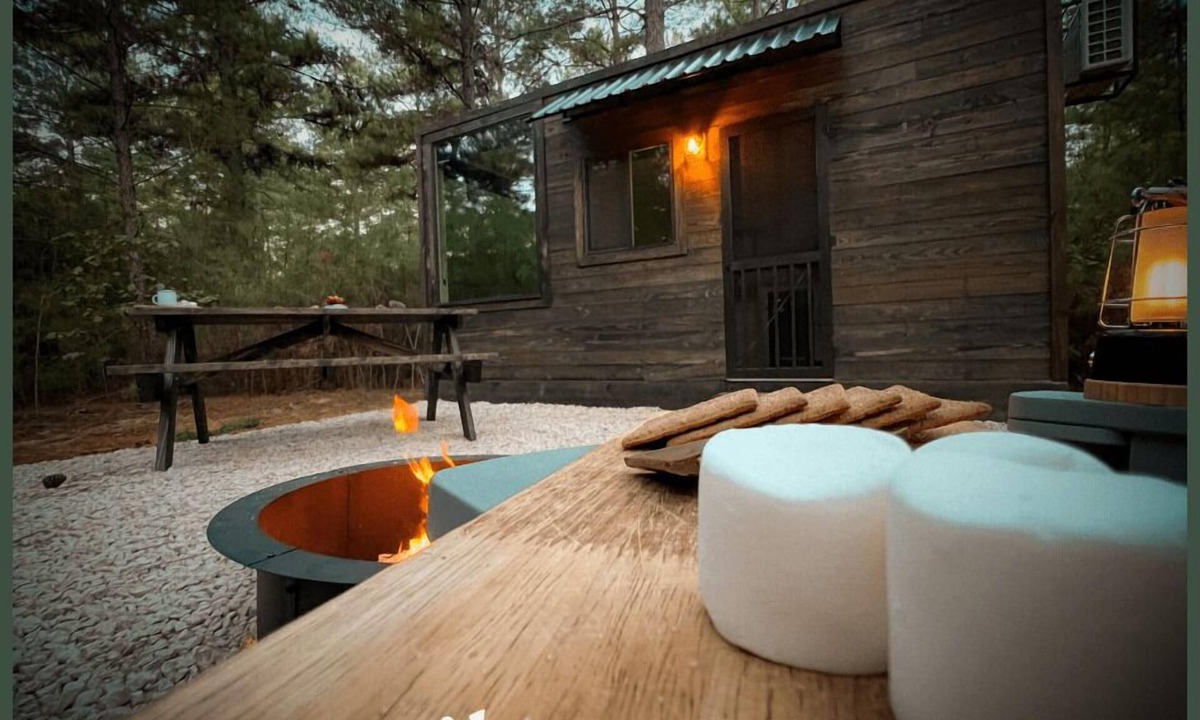 Winona Cabin | tranquil cabins 2 queen bunk - Tranquil Cabins Studio Bunk sleeps up to 4 people and is nestled in the majestic pines of Winona, Texas near Tyler.