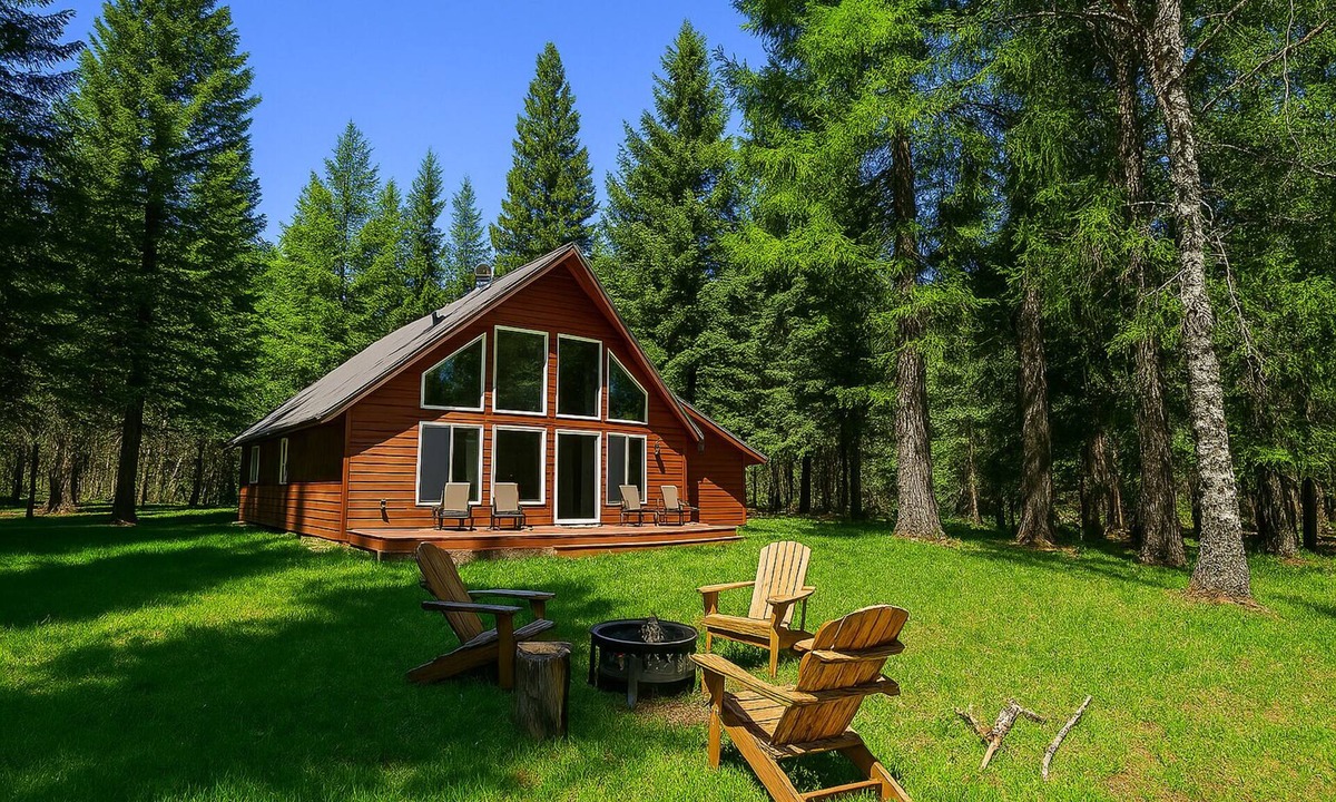 Tamarack Resort Cabin | Tranquil Dog-Friendly Lake Cabin with Hot Tub