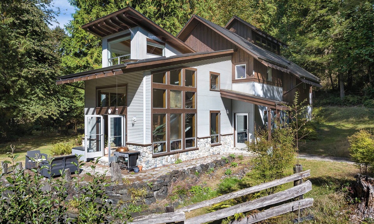 Rollingbay Apartment | Tranquil Garden Apartment Next to The Grand Forest on Bainbridge Island