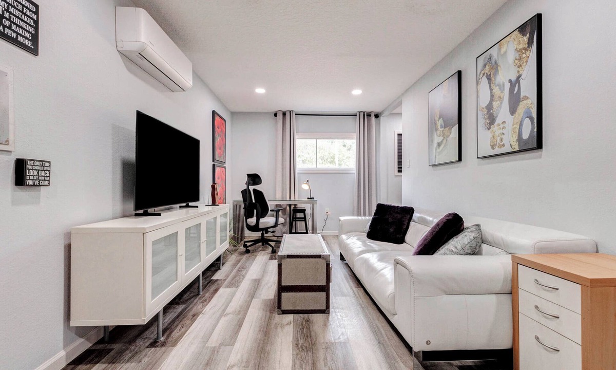 Klein Apartment | Tranquil Retreat in Spring, The Woodland & Houston