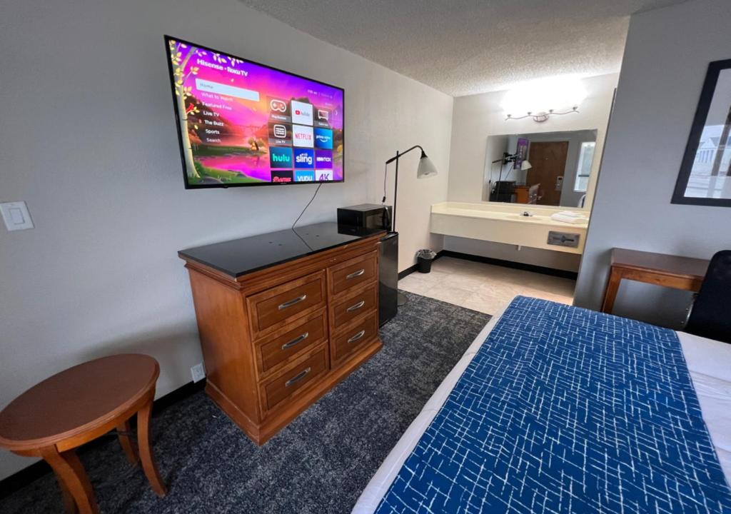 Lincoln Hotel | Travelodge by Wyndham Lincoln Northeast