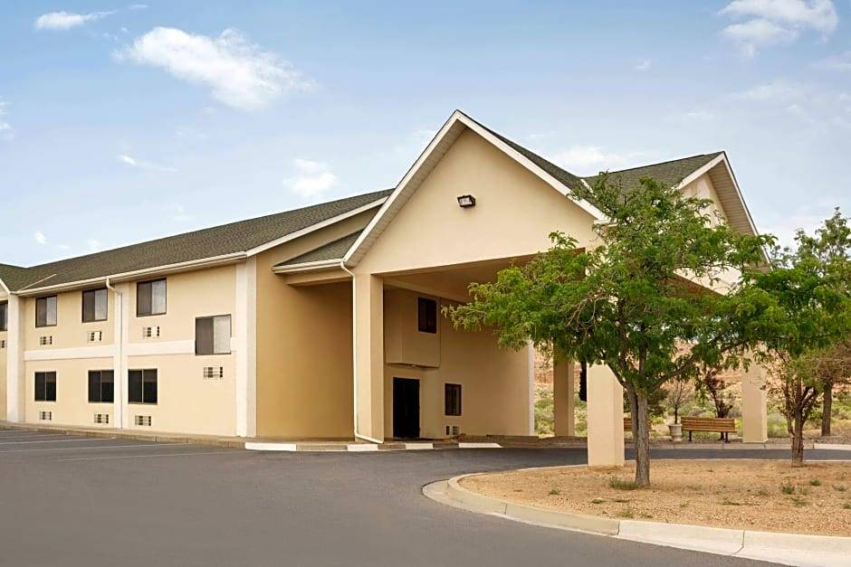 Belen Hotel | Travelodge by Wyndham Belen