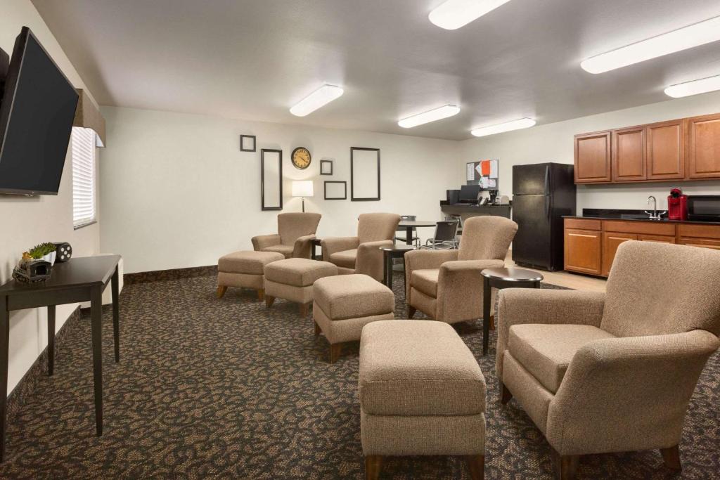 Santa Teresa Hotel | Travelodge by Wyndham Santa Teresa