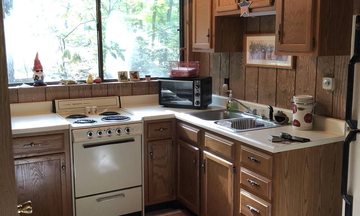 Innsbrook Ski Chalet | Treehouse Getaway in a peaceful wooded setting at Innsbrook Resort