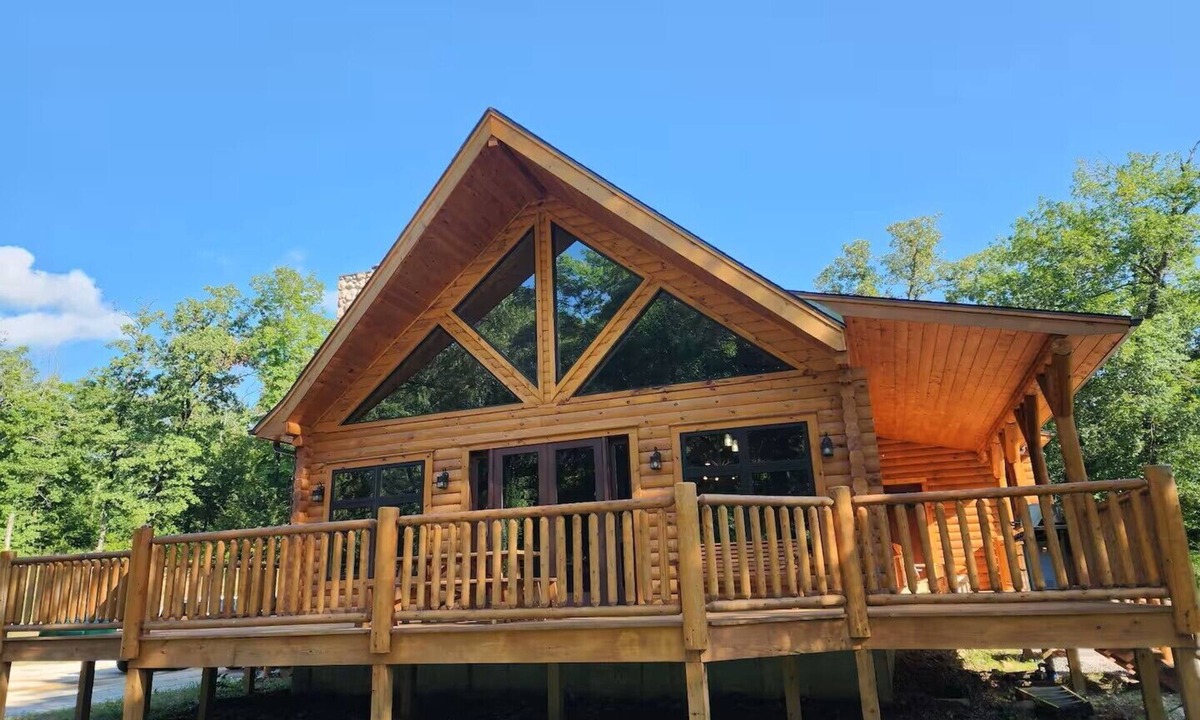 Cookson Cabin | Tremendous 5-bedroom cabin near Lake Tenkiller!
