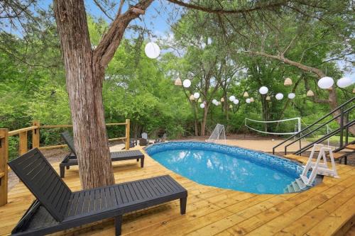 Lancaster House | Tropical Oasis - Pool + Beach Volleyball + Firepit