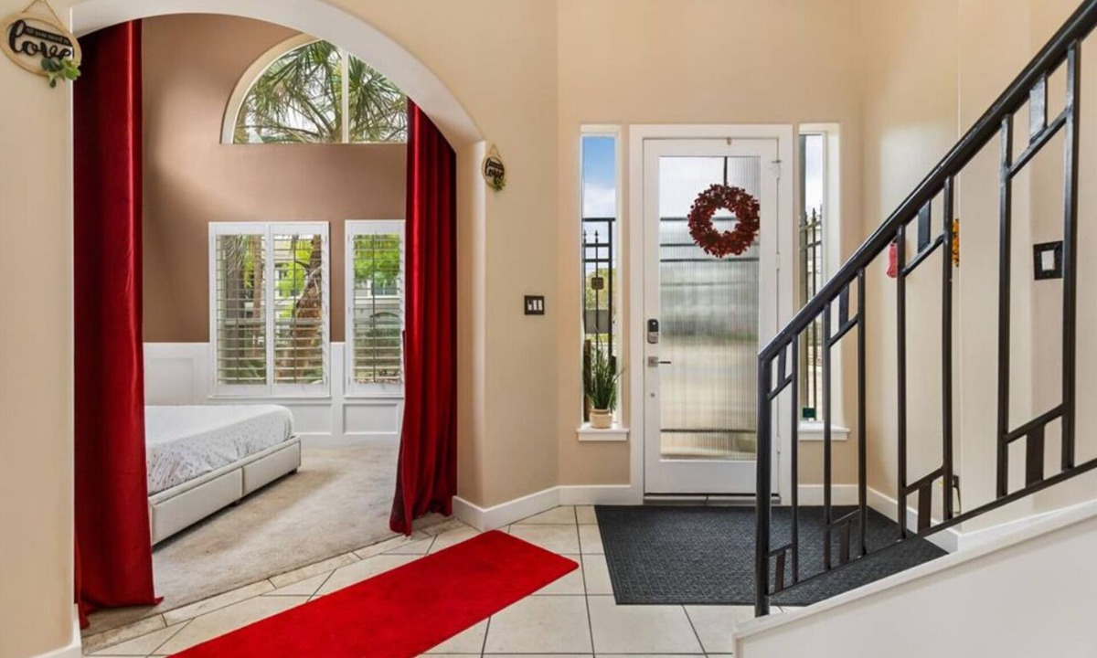 Uptown Villa | TUSCAN VILLA