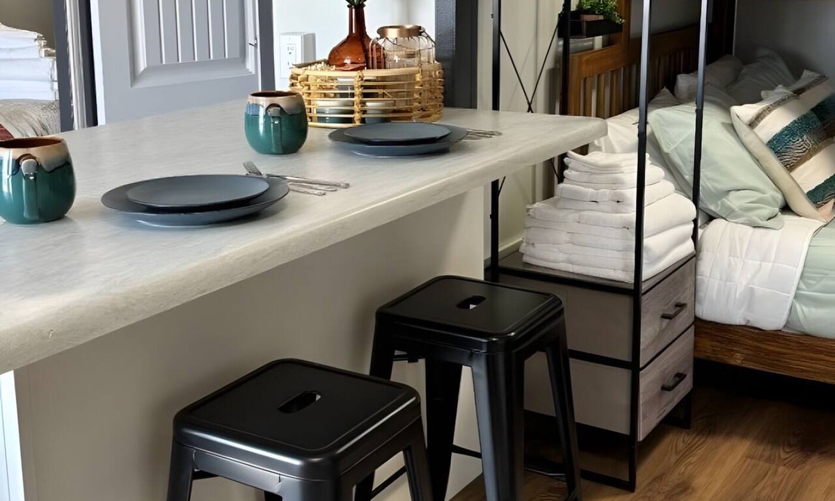 Pecos Apartment | Two Private Bedrooms with Queen and Full Beds, Full Kitchen and In-Unit Laundry