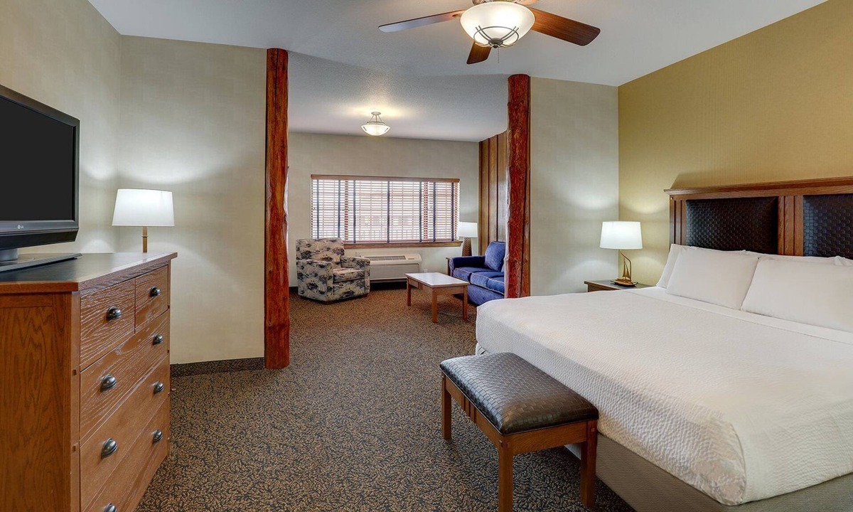 Sioux City Hotel | Ultimate Relaxation: Heated Pool & Whirlpool Suites in Historic Downtown Area