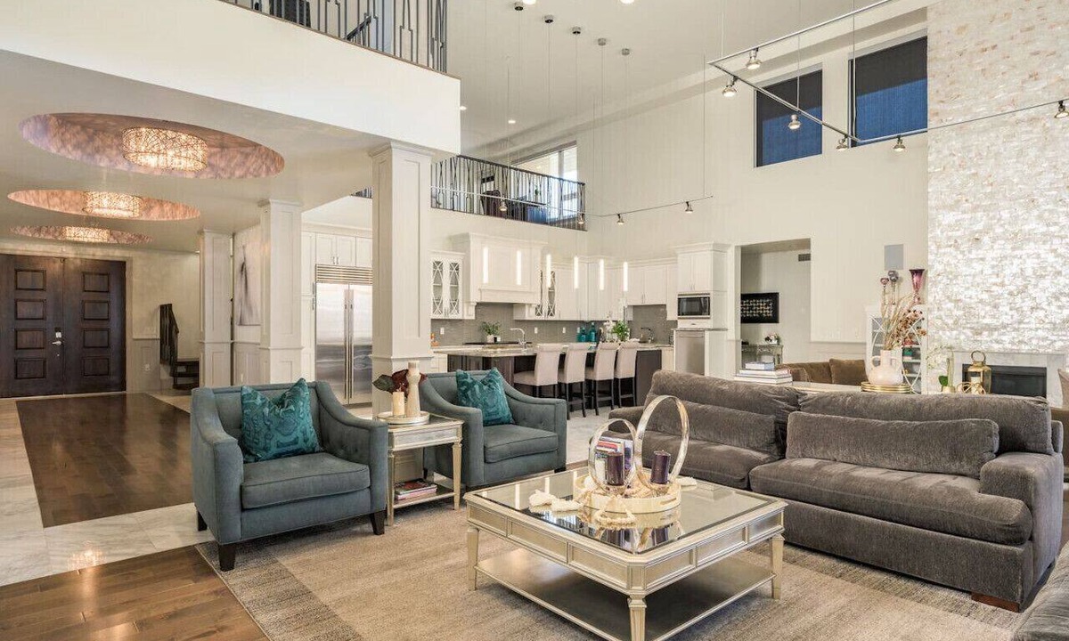 River North Art District Apartment | Ultra Luxury Loft I Fireplace I Rooftop I RiNo