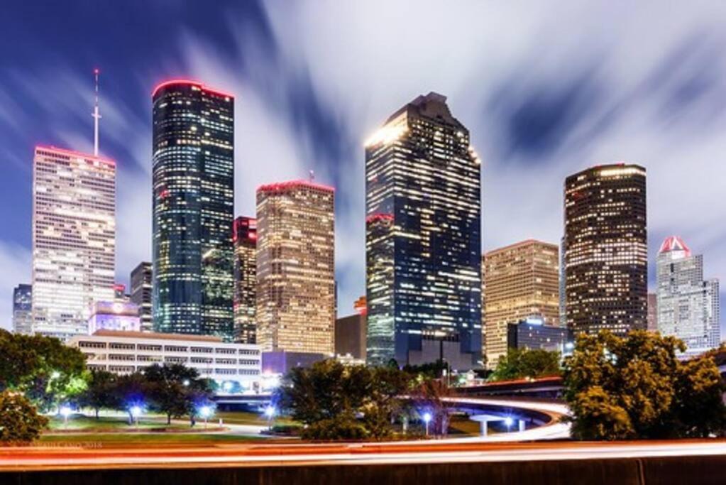 Greater East End Apartment | Unique Sanctuary Historic loft /Downtown Houston