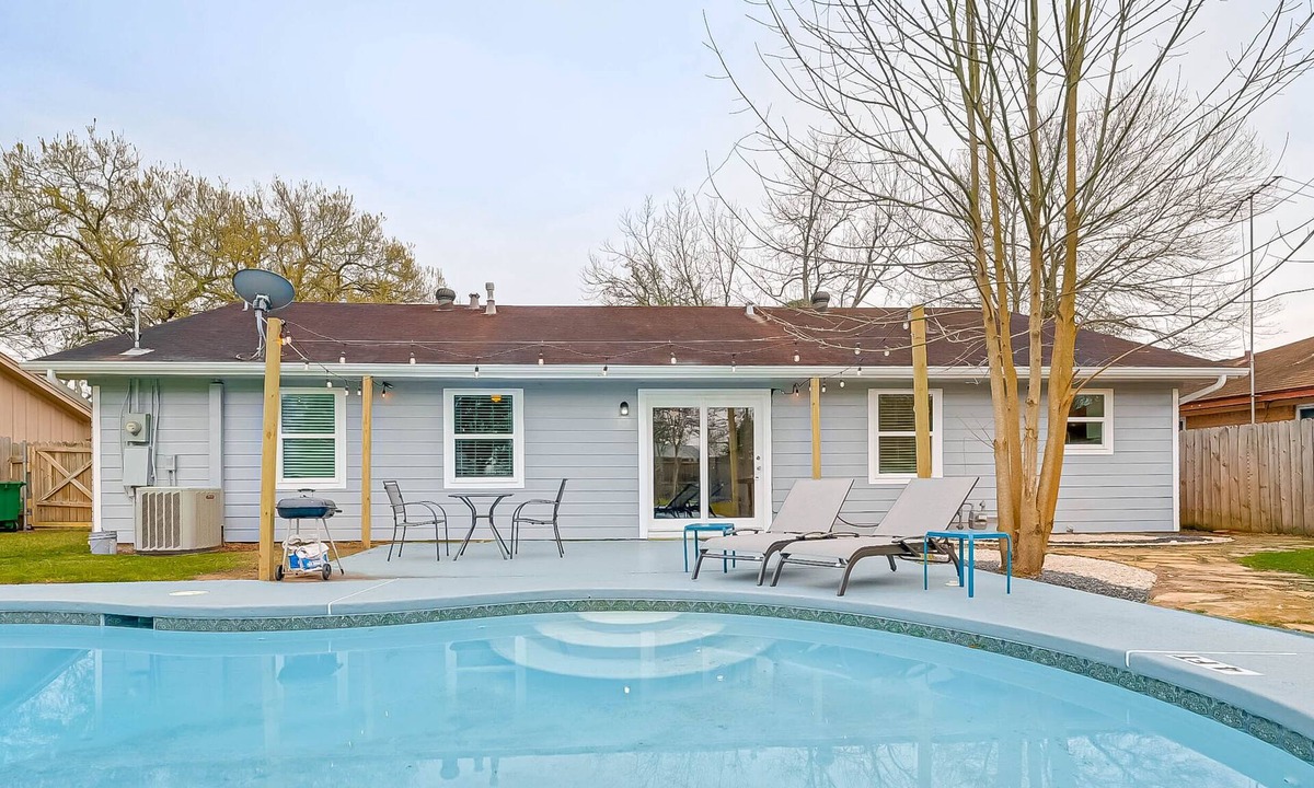 Garden Oaks House | Upscale Central Houston/Pool, King Bed, Pet Friendly
