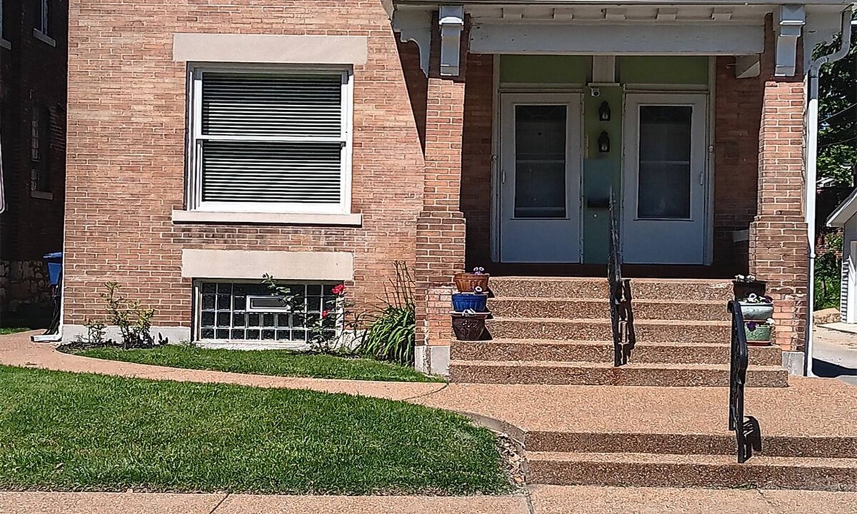 St. Louis Apartment | Upscale Ole School 3b/1b StL's "Sweet Spot" WashU, Pageant, Forest Park, Clayton