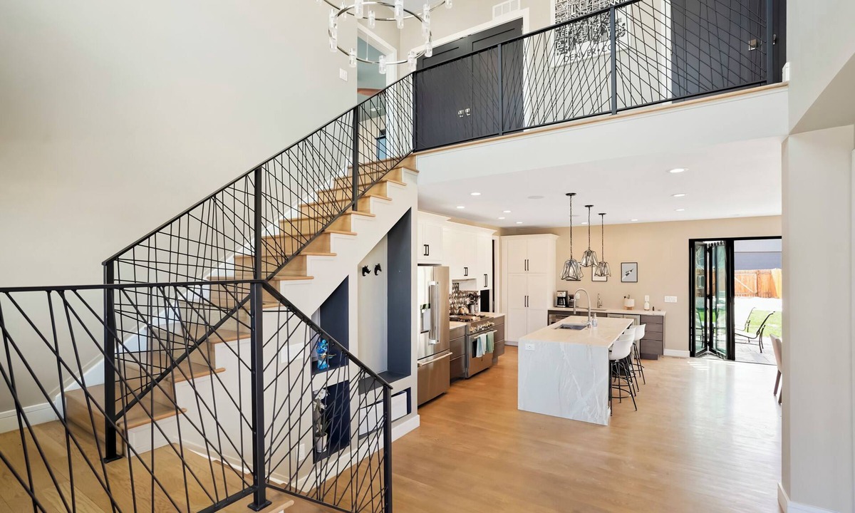 Sunnyside House | Urban Perfection! Modern Home, 2 Primary BRs, hot tub, boccee, game room, patio.