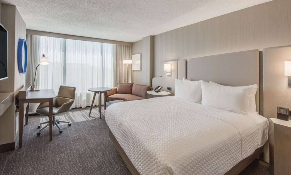 Downtown Denver Hotel | Vacation Starts Here! Near Larimer Square, Pet-Friendly