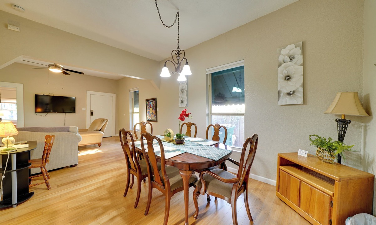 Near East Side Cottage | Walk to Alamodome! Pet-friendly Home w/Yard