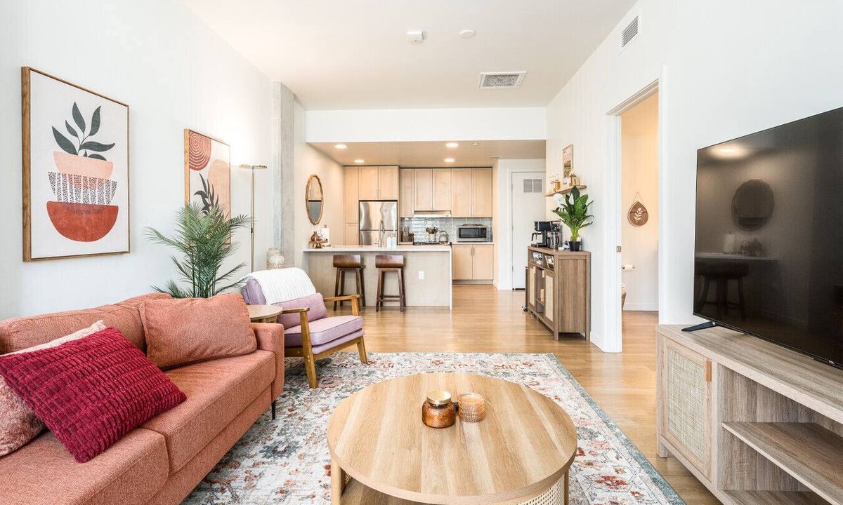 Boise Apartment | Walk to Everything Boise, Hot Tub, King Bed, Gym