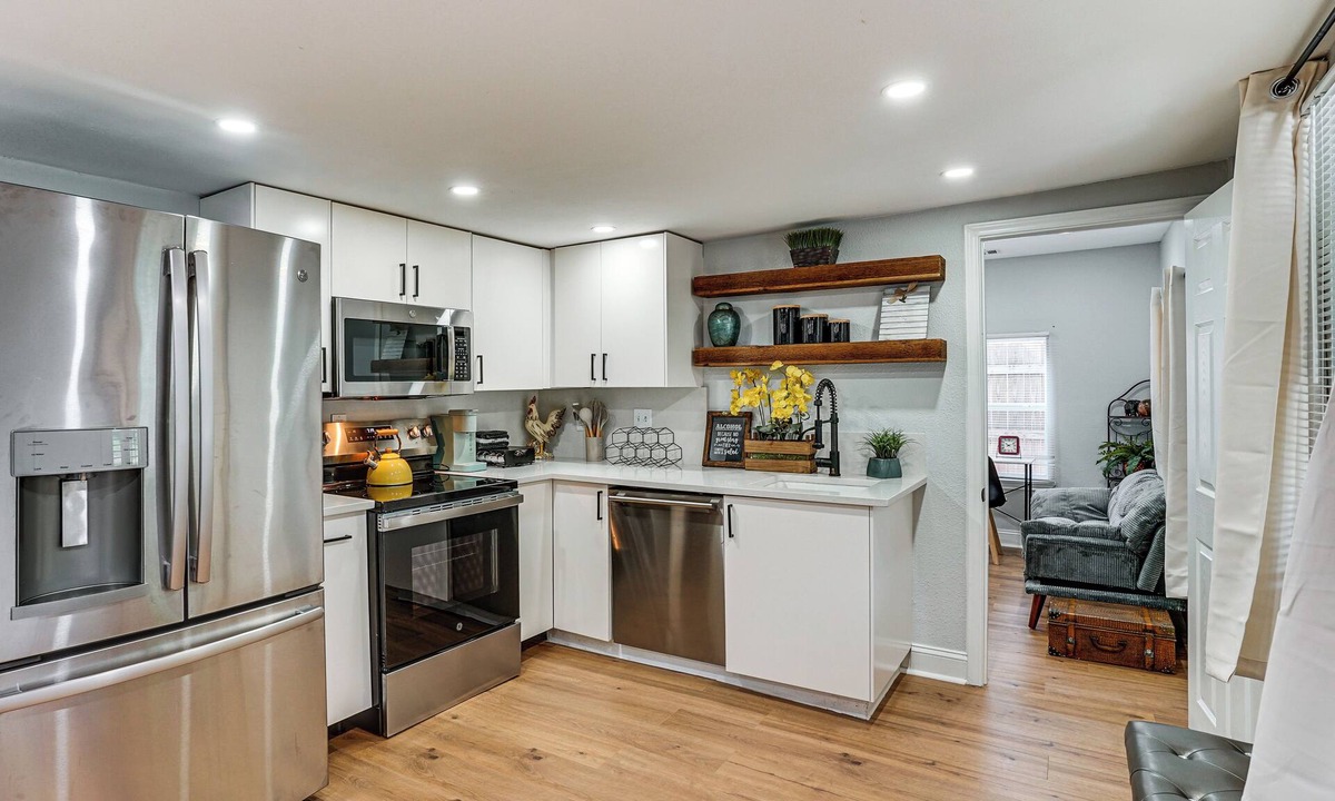 Weatherford Cottage | Walk to Historic Weatherford: Home w/Yard