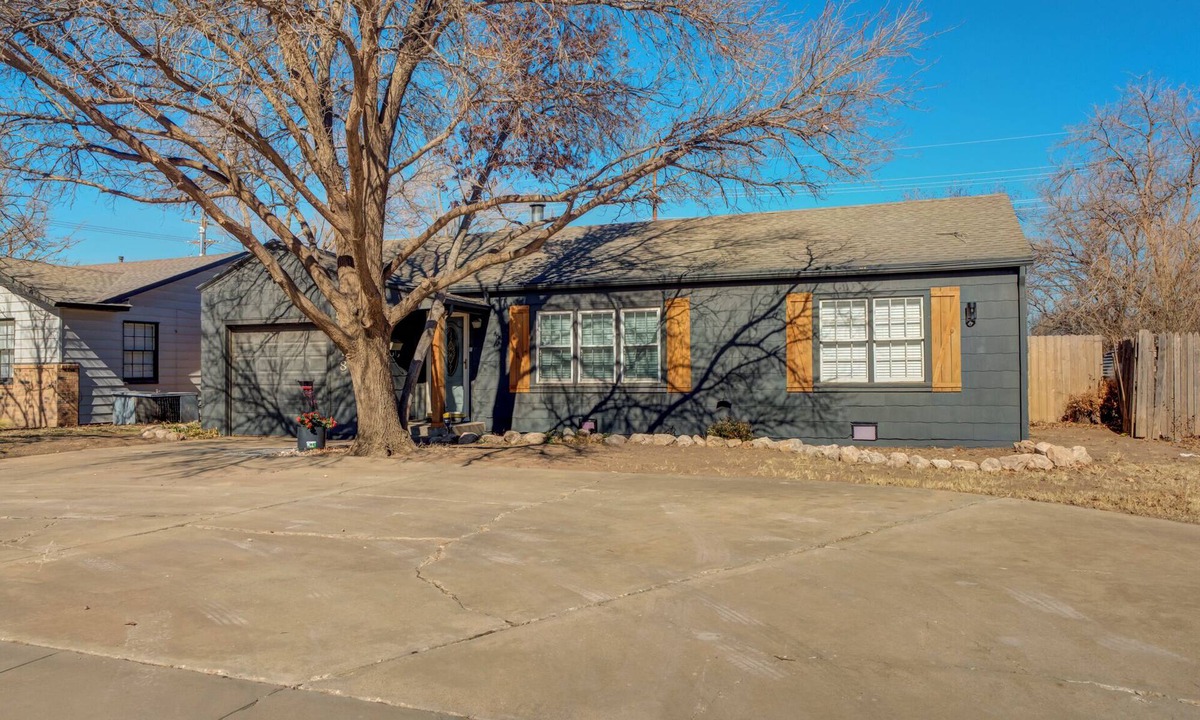 Tech Terrace House | Walk to J&B Coffee & parks 3BR Tech Terrace Home Near Texas Tech