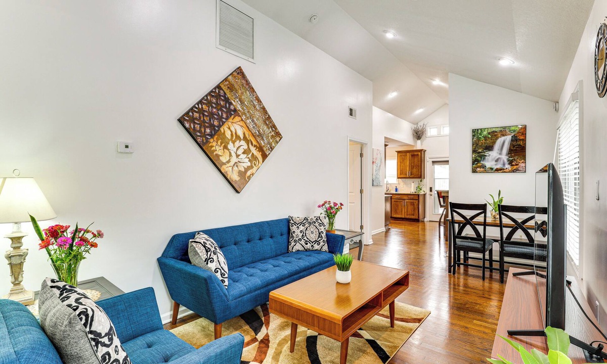 North Kansas City House | Walk to Macken Park: Home w/Fenced Yard & Patio