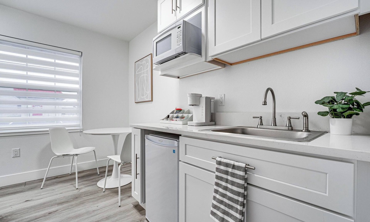 Soap Lake Apartment | Walk to Main Ave & Soap Lake! Pet-Friendly Studio