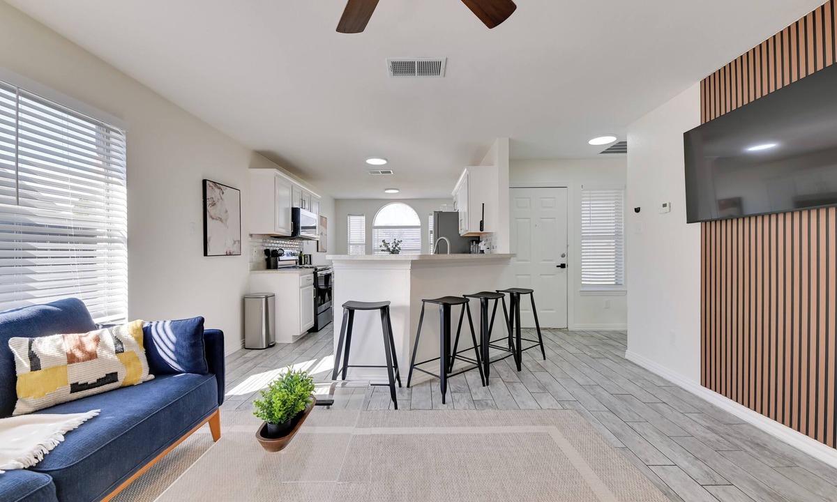 McKinney Apartment | Walk to McKinney Square! Couple’s Retreat w/Yard