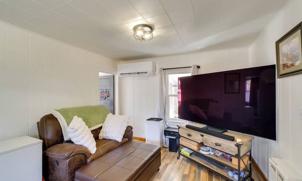 Cle Elum House | Walk to Shops & Eats! Central Cle Elum Escape