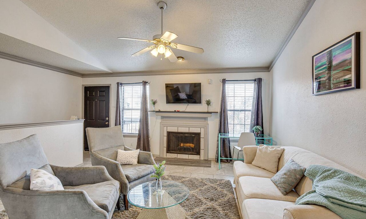 Vickery Meadow Condo | Walkable Location: Charming Dallas Condo!