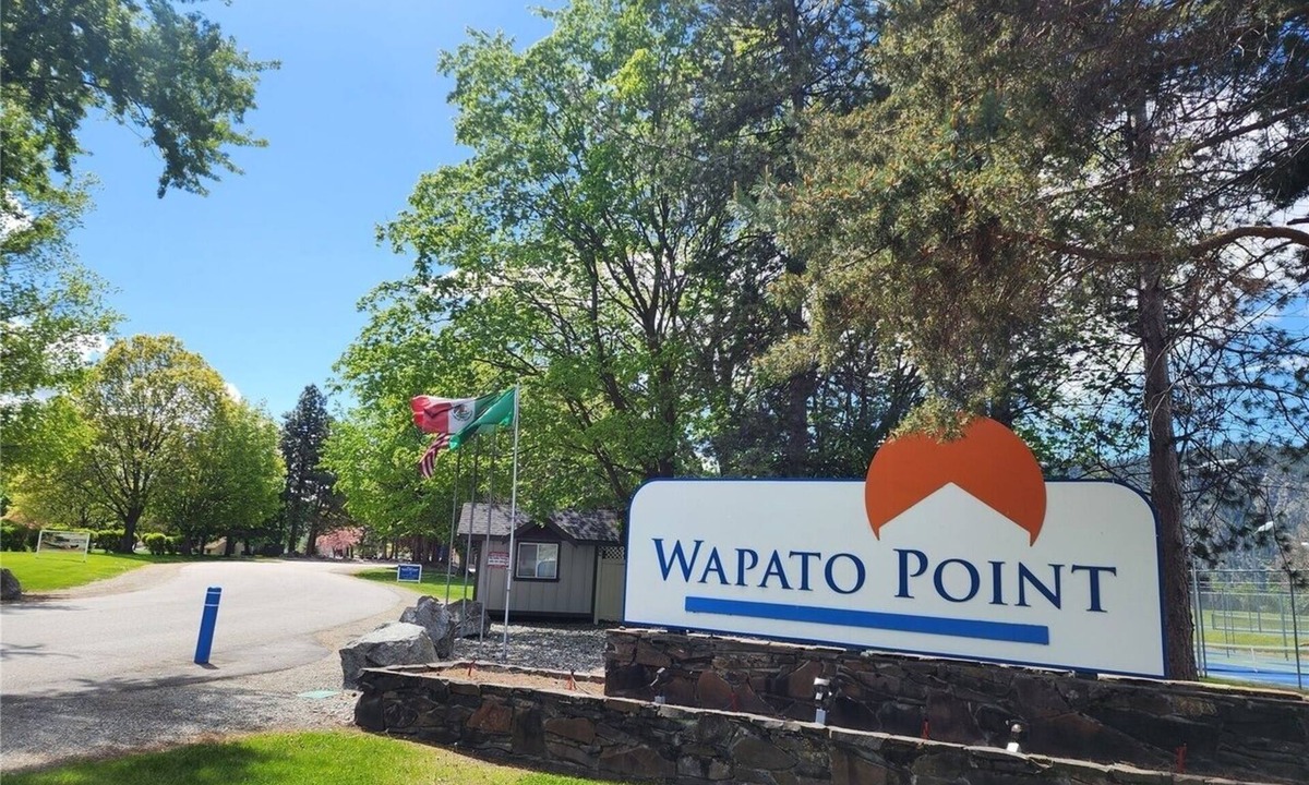 Wapato Point Resort | Wapato Point Resort - Ground floor 3 bedroom on the Lake!