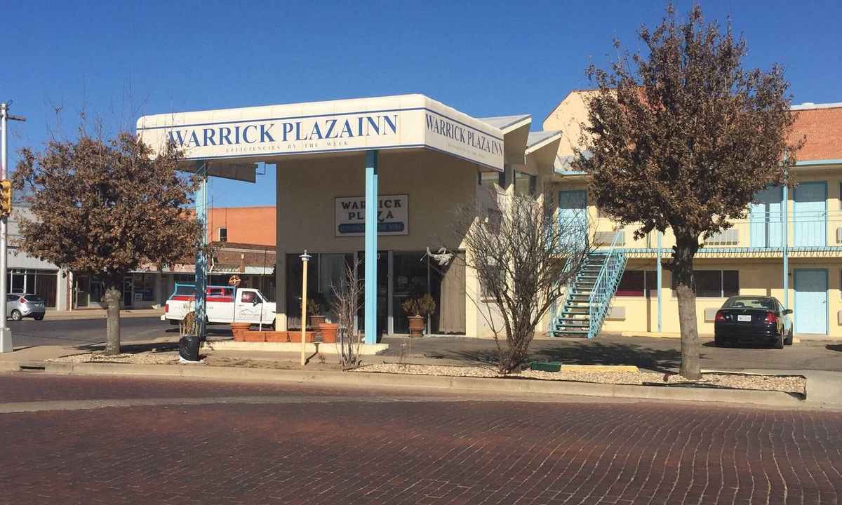 Plainview Hotel | Warrick Plaza Inn
