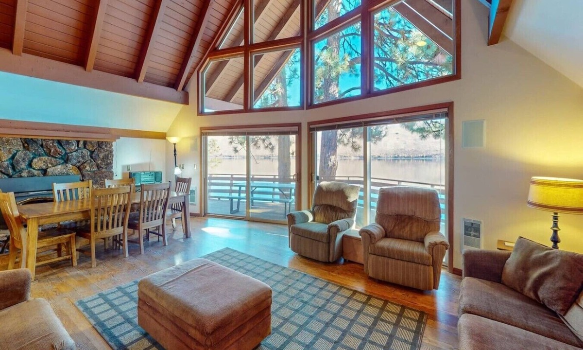 Joseph House | Water`s Edge Haven- spacious Wallowa Lake escape