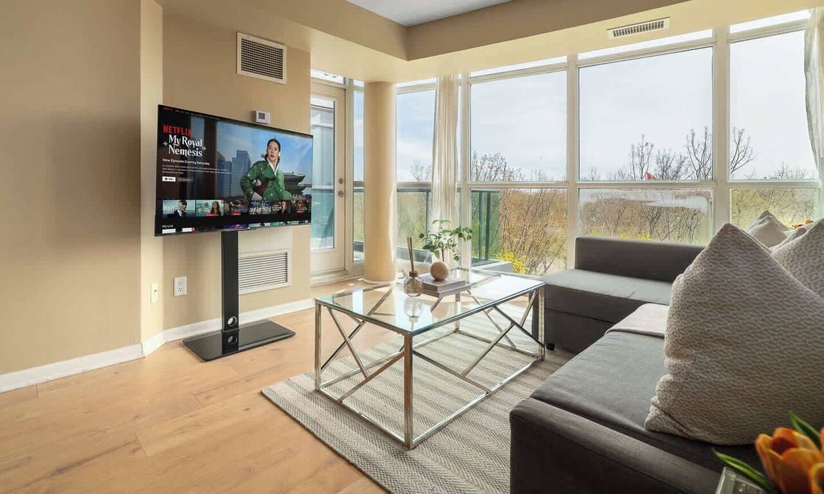 Fort York Apartment | Waterfront District 2-Bed Unit | Near Rogers Centre
