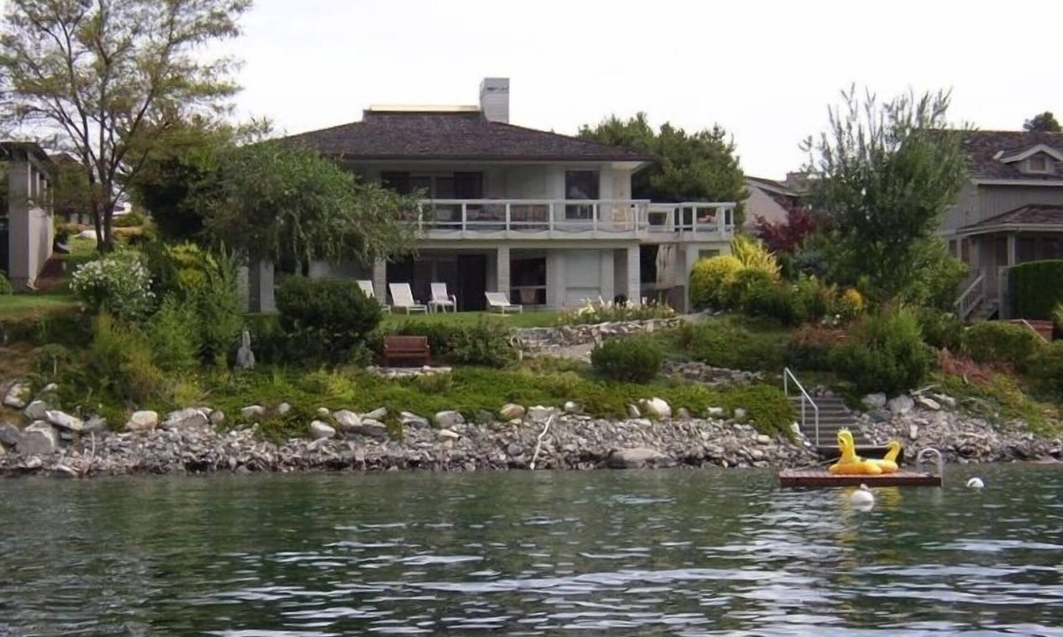 Wapato Point House | Waterfront home with Wapato Point Amenities, Lake Chelan, Manson. Open 8/29 on!