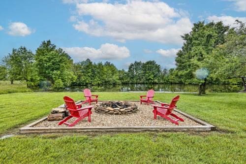 Nevada House | Waterfront Missouri Escape w/Private Pond & Dock!