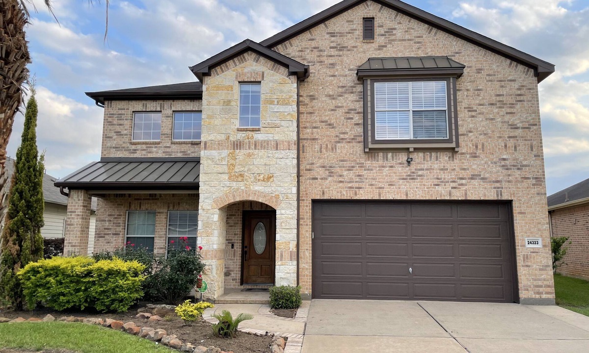 Katy House | WaterFront View 2 BDR 1.5 BA Home