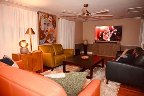 Decatur House | Welcome to your cozy cornered house!
