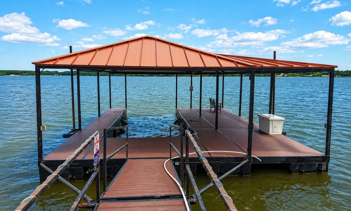 Nocona House | 🌿 Welcome to Your Lakefront Escape Slow down, unwind, & enjoy the peaceful beauty of the lake from this brand-new cottage-inspired retreat.