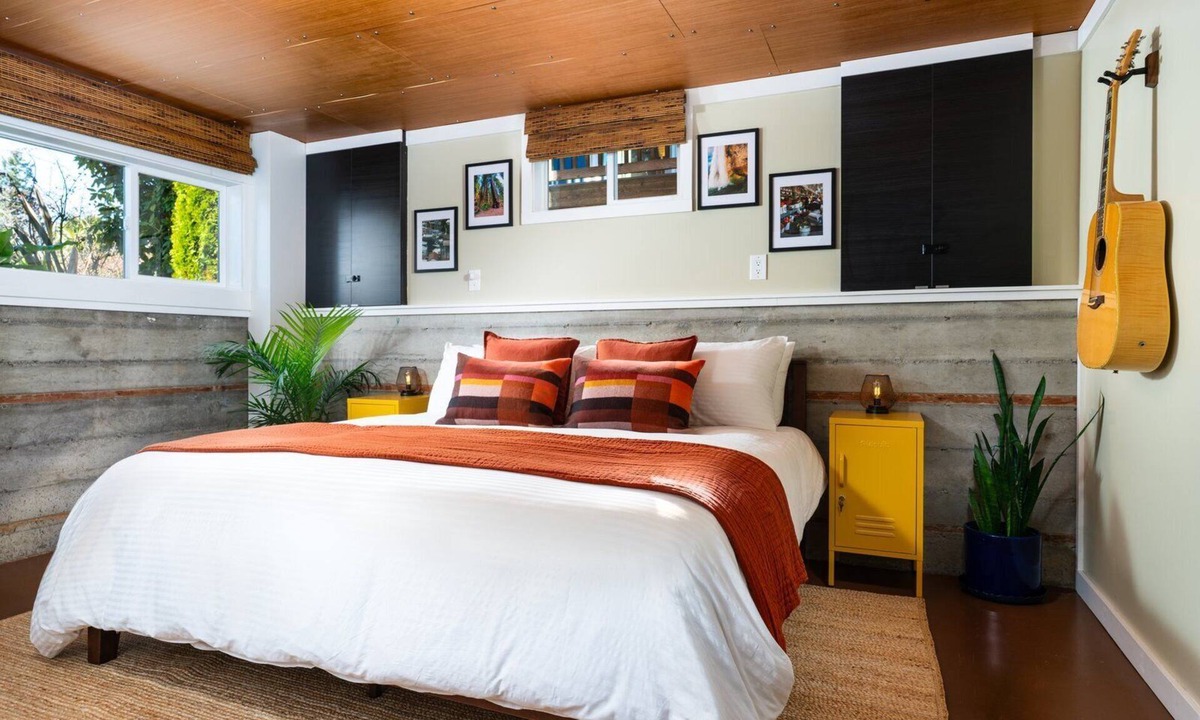 Seaview Apartment | West Seattle Hideaway - Private Entry ADU