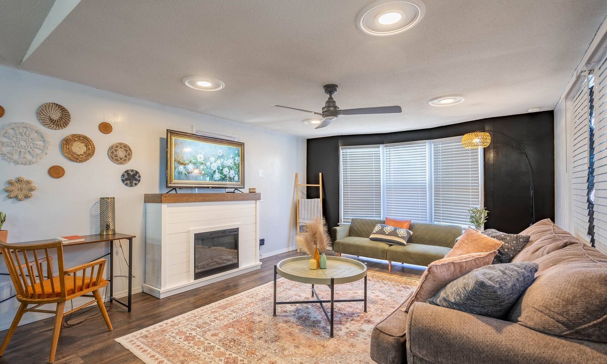 West Odessa House | Westside Gameyard - Pool Table+Fast WiFi+King Bed by LCH