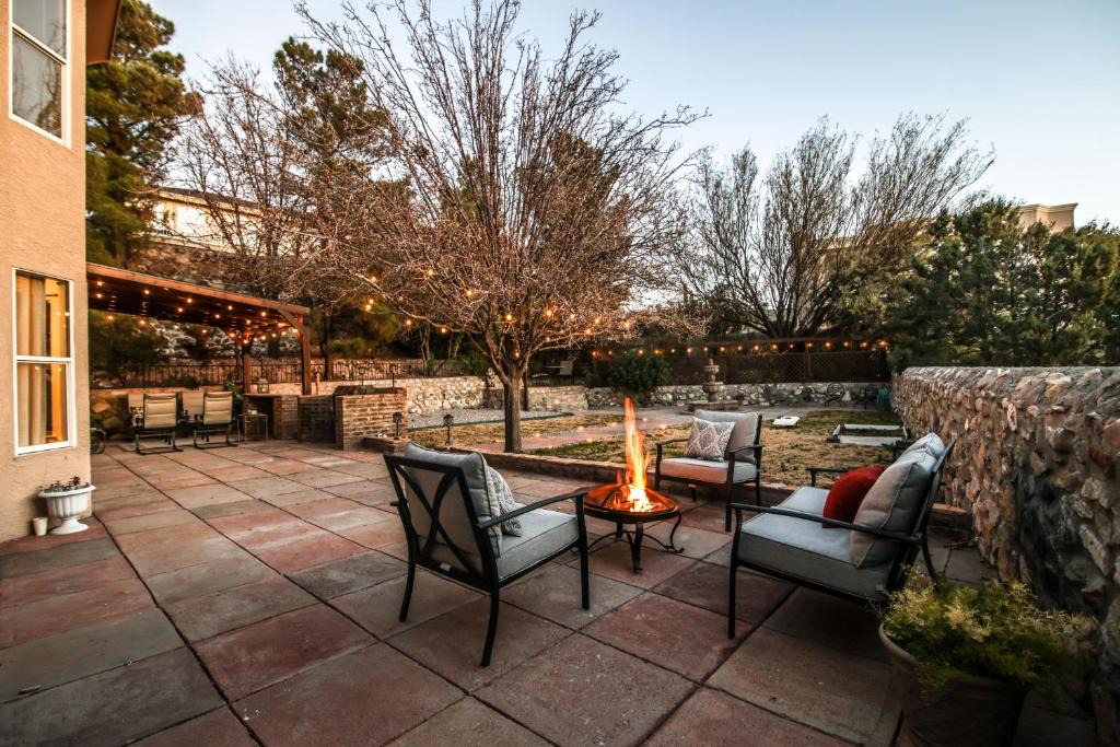 El Paso Villa | Westside Villa, 3bd 2bth, Beautiful yard, Home Gym