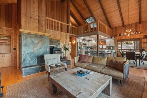Kalispell House | Whitefish Luxury Retreat