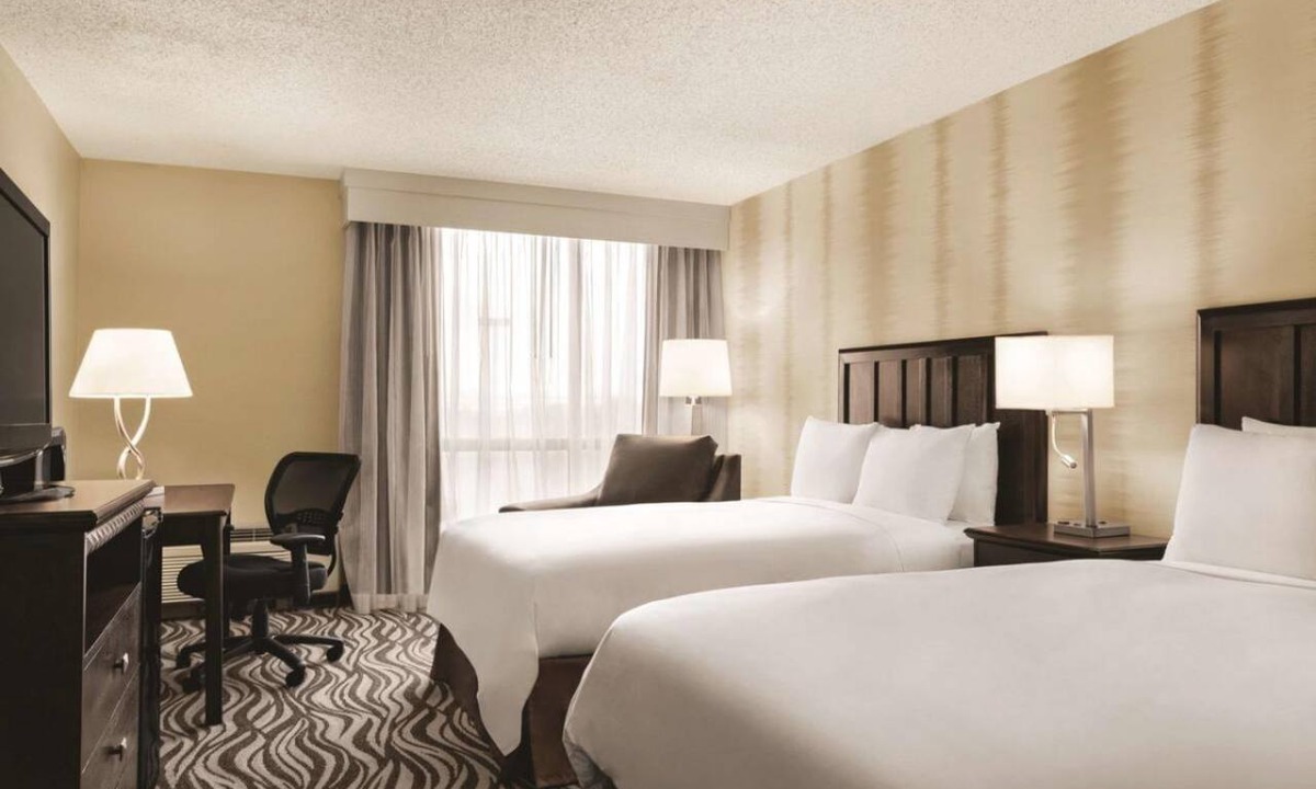 Fort Worth Hotel | Wonderful Stay! Four Great Units, Indoor Pool, Free Parking, On-Site Restaurant