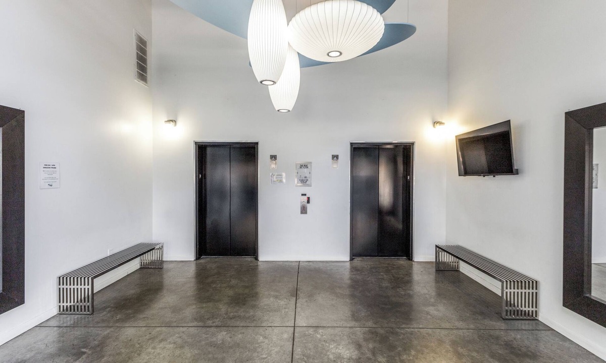 Cedars Condo | Wonderful, urban 2-bedroom loft with chef style kitchen in vibrant Dallas